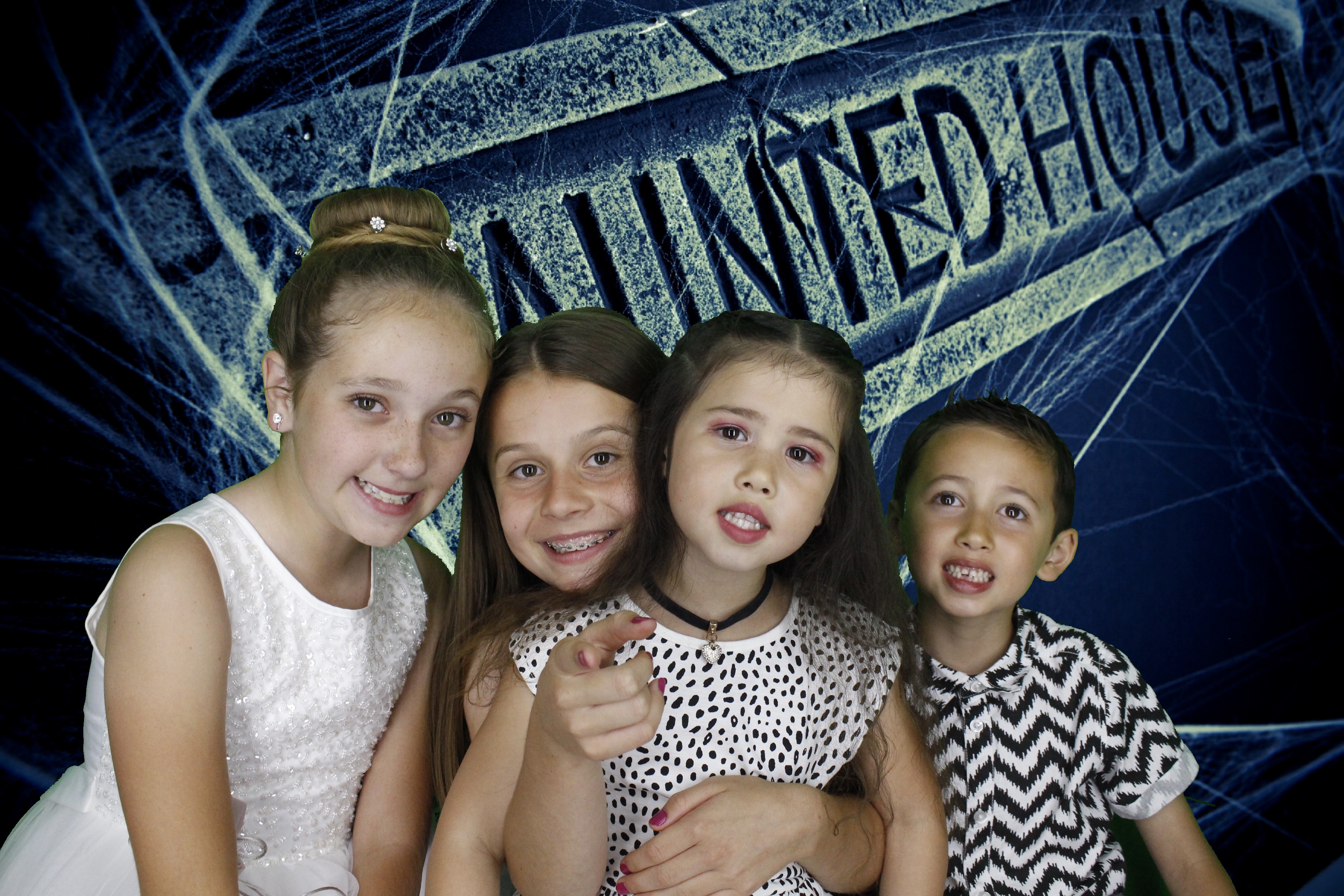 Hollie Mills | View more photos from the event at gallery.myphotoboothexperience.co.uk/u/MyPhotoBoothExperienceLtd/Hollie-Mills